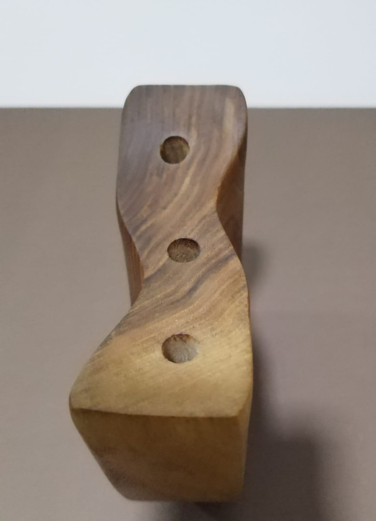 فازة للورد بخشب الجوز