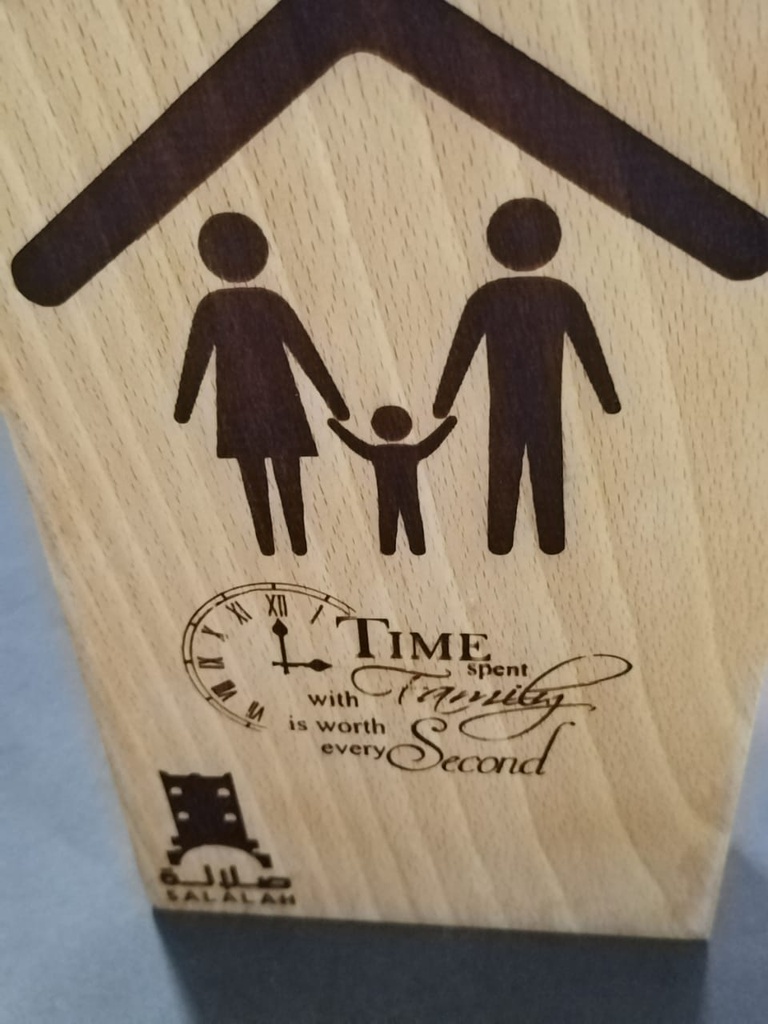 دروع تذكارية بخشب الاش